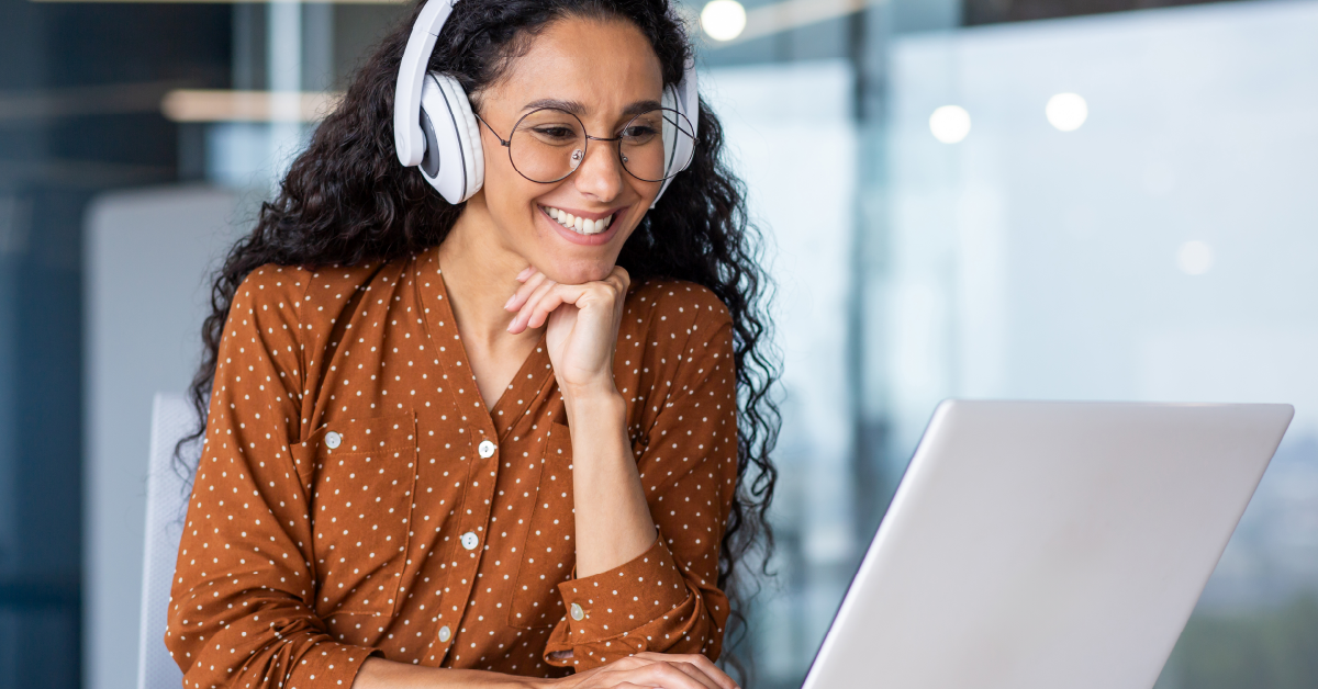 Student listening to teacher virtually
